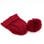 Топла зимна шапка с помпон - червена 