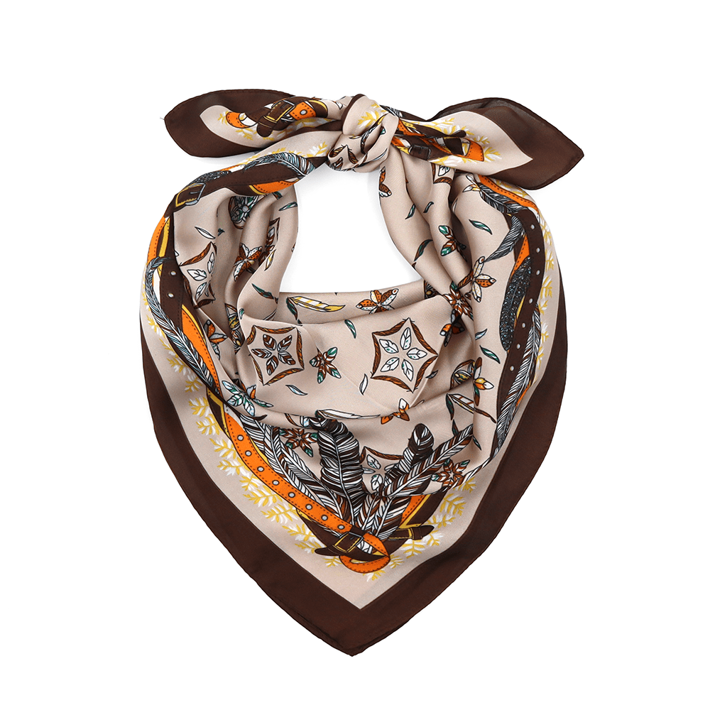 Дамски шал с принт пера - светло кафяв
