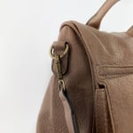 2 в 1 - Раница и чанта със секретно закопчаване - светло кафява