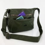 Чанта за през рамо с много джобове - зелена 
