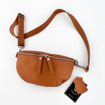 Дамска чанта тип " Бъбрек " от естествена кожа - лавандула