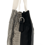 Удобна дамска чанта със змийски принт - черна 