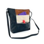 Цветна чанта за през рамо с много джобчета - тъмно синя