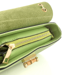 Дамска чанта от естествена кожа с бамбукова дръжка - фуксия 