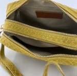 Чанта за през рамо от естествена кожа с крокодилски принт Bella - лавандула 