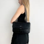 Diana & Co - Чанта за през рамо с крокодилски принт - черна