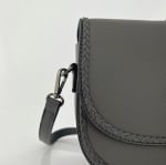 Модерна дамска чанта за през рамо - сива