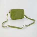 Чанта за през рамо от естествена кожа с крокодилски принт Bella - светло зелена 