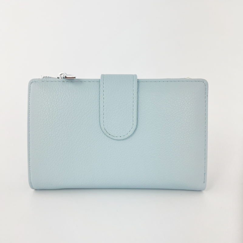 Модерно дамско портмоне - светло синьо