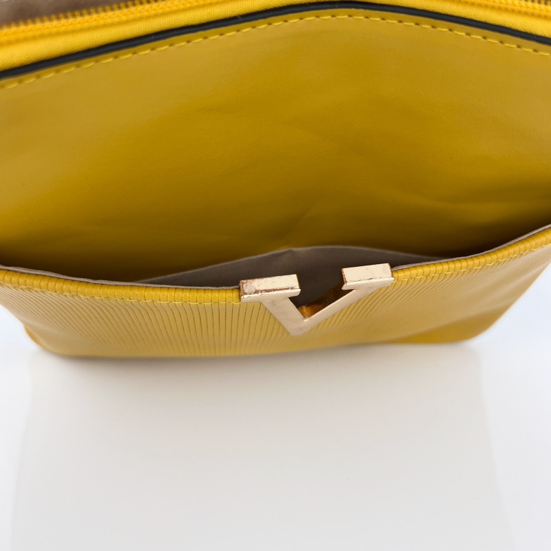 Стилна дамска чанта за през рамо - жълта 