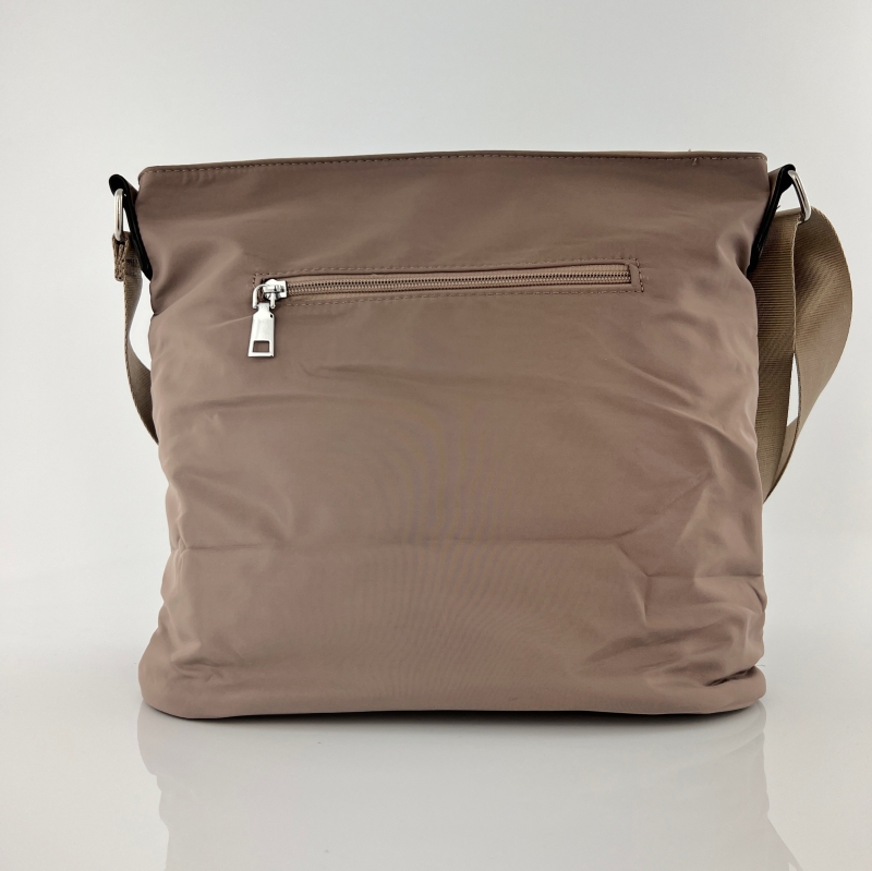 Дамска чанта за през рамо от водоустойчив материал - светло кафява